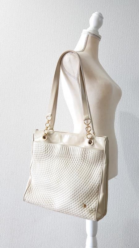 <img class='new_mark_img1' src='https://img.shop-pro.jp/img/new/icons5.gif' style='border:none;display:inline;margin:0px;padding:0px;width:auto;' />BALLY ꥢ ƥ 쥶 ȡȥХå (USED)