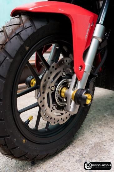 ホンダ ADV150 Revolution フロント ホイール ベアリング カバー