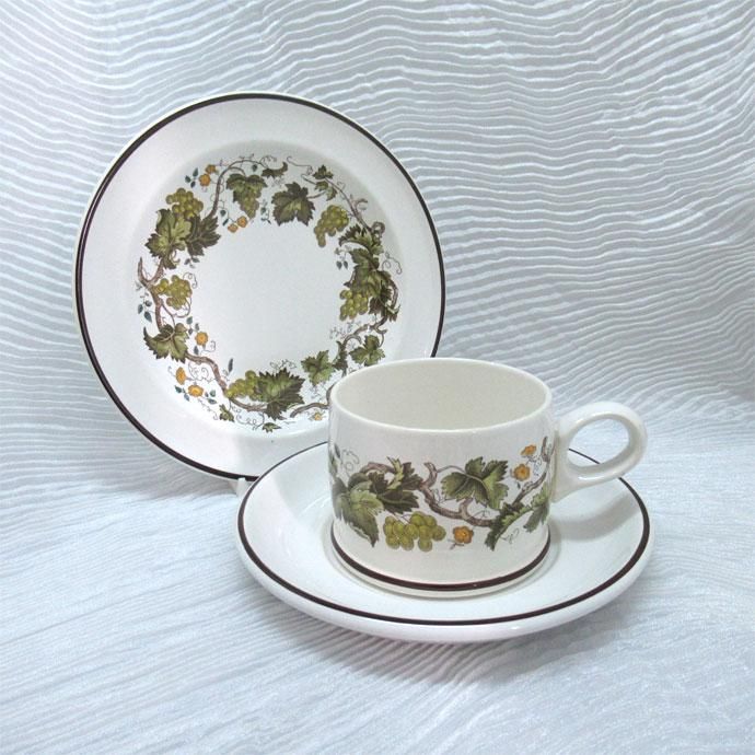 ウェッジウッド　ティーカップトリオ　アンティーク アンティーク食器｜ウェッジウッド（wedgwood）｜ティーカップ・トリオ