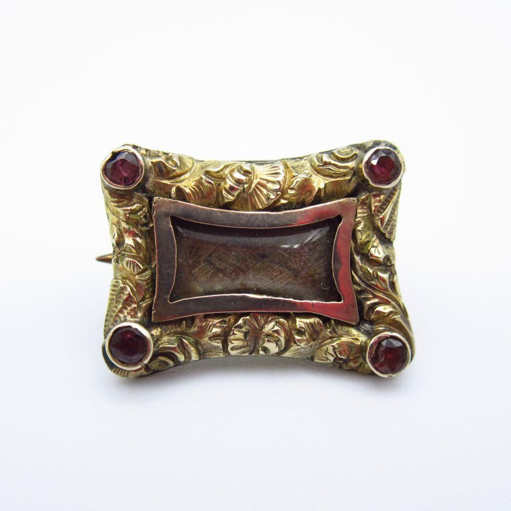 ヴィクトリア時代のブローチ ヴィクトリア時代のブローチ