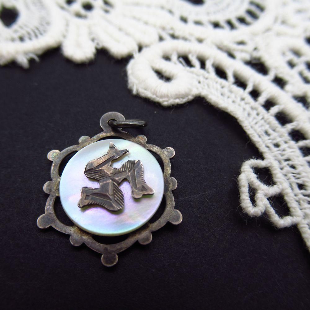 古代ギリシャ 石製 大玉印章『歩く鳥とラテン文字』ドーム型シール