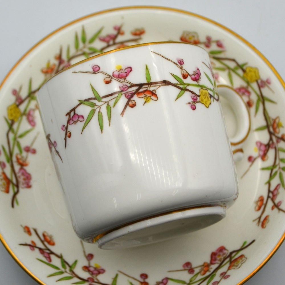 イギリスアンティーク　大皿と小皿３枚のセット　桃柄 イギリスアンティーク 大皿と小皿3枚のセット 桃柄