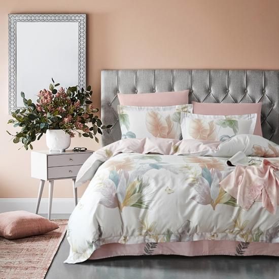 Nº12 Bedsheets Couple – BLESS