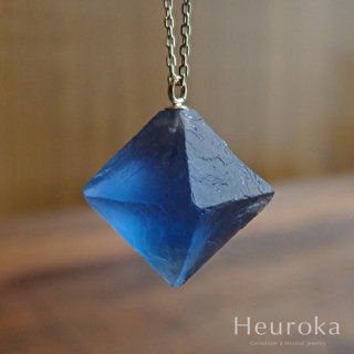 【 Heuroka 】ブルーフローライトのネックレス ( L )
