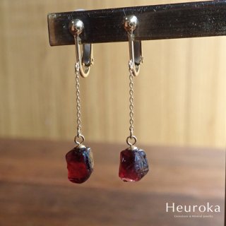 【 Heuroka 】1月 / ガーネット / Earring / K18YG