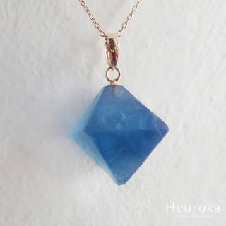 【 Heuroka 】ブルーフローライトのネックレス