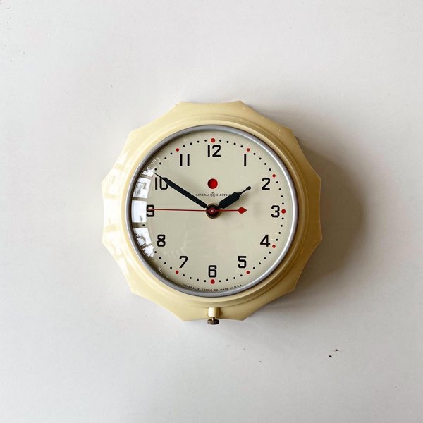 1950's GENERAL ELECTRICKITCHIN CLOCK (WHITE) 2H02