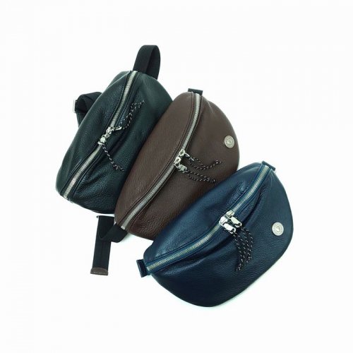 【アウトレット】素材に牛革を贅沢に使用したバッグ。使えば使うほどにフィット<br>ウエストバッグ