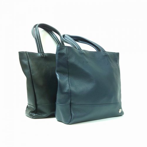 【アウトレット】素材に牛革を贅沢に使用したバッグ。使えば使うほどにフィット トートバッグ