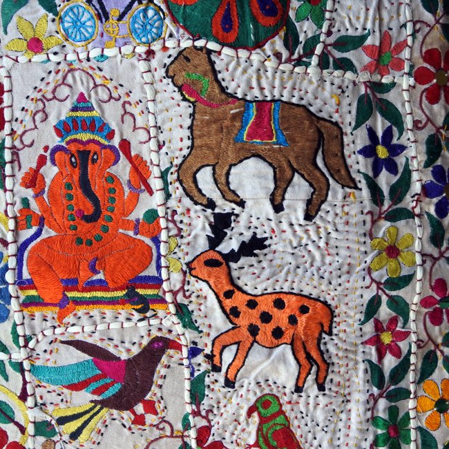 ヴィンテージ 刺繍 タペストリー サウラシュトラ カンビ族- ボーホー