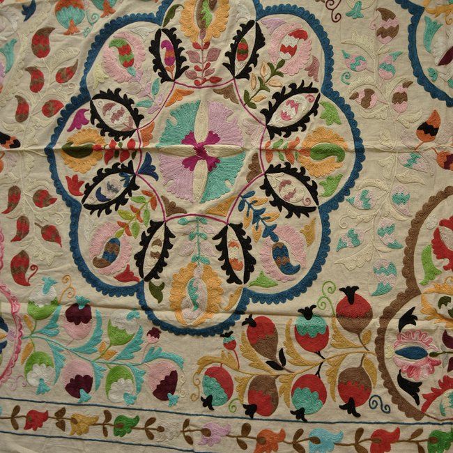 スザニ インドの刺繍布 A ボーホー・インド雑貨 KHUSHBOO クシュブー
