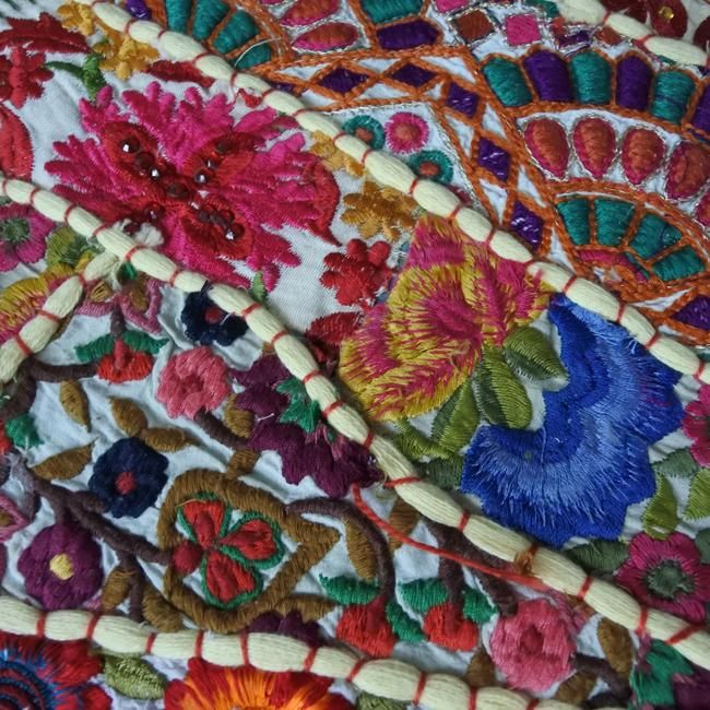 刺繍パッチワーク タペストリー 敷物 No.5 - インドの布とキルト