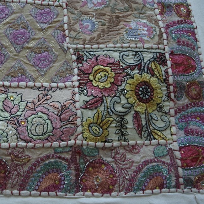 刺繍パッチワーク タペストリー 敷物 No.１２- インドの布とキルト KHUSHBOO クシュブー