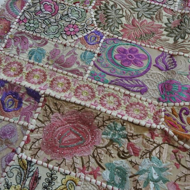 刺繍パッチワーク タペストリー 敷物 No.12- インドの布と