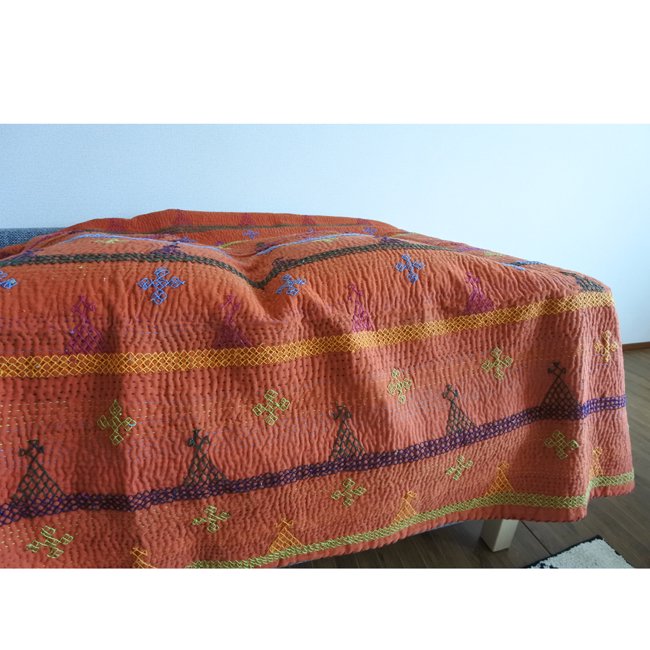 ラリーキルト  サーミ族　新品　刺繍 ベッドカバー　テラコッタ