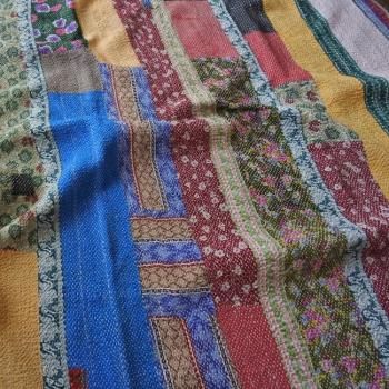インドの刺し子布 カンタ、ラリーキルトのベッドカバーの通販店 インドの刺し子布 カンタ、ラリーキルトのベッドカバーの通販店