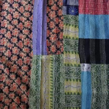 中厚地 - インドの布とキルト KHUSHBOO クシュブー 中厚地 - インドの布とキルト KHUSHBOO クシュブー