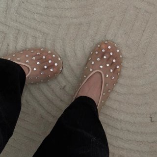 Mesh stone sandals