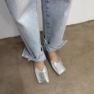 Slash slippers