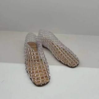 Net shoes