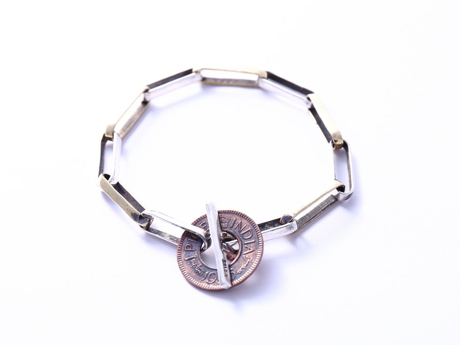 <img class='new_mark_img1' src='https://img.shop-pro.jp/img/new/icons8.gif' style='border:none;display:inline;margin:0px;padding:0px;width:auto;' />Old Coin Bracelet