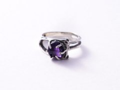 <img class='new_mark_img1' src='https://img.shop-pro.jp/img/new/icons8.gif' style='border:none;display:inline;margin:0px;padding:0px;width:auto;' />Amethyst Ring D