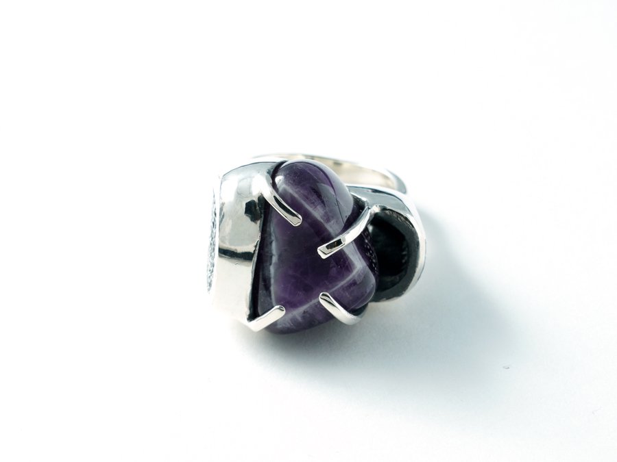 <img class='new_mark_img1' src='https://img.shop-pro.jp/img/new/icons8.gif' style='border:none;display:inline;margin:0px;padding:0px;width:auto;' />Amethyst ring I