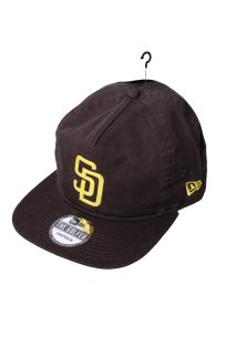 URBAN OUTFITTERS × NEW ERA - San Diego Padres Chainstitch Cap -