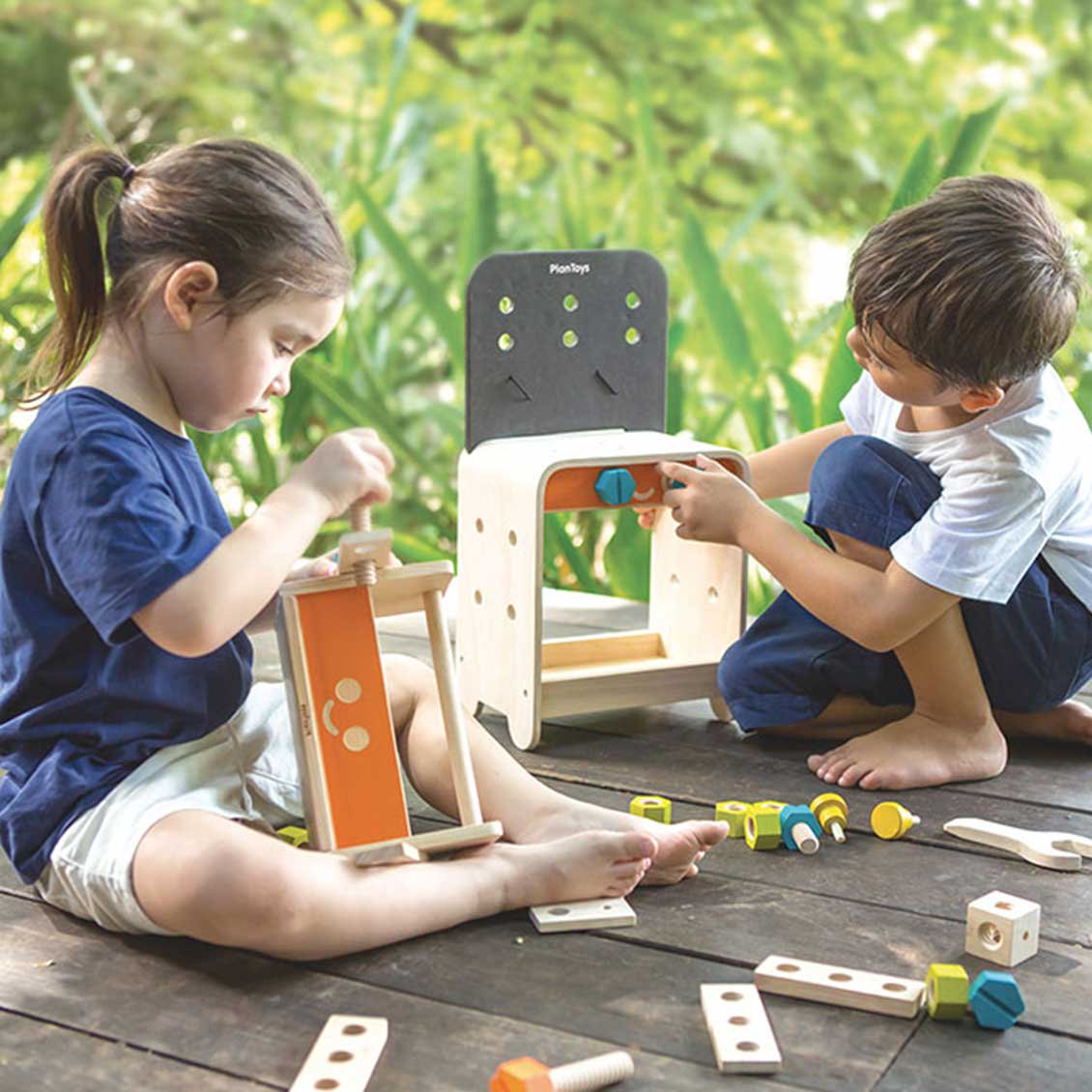 3歳-］木のワークベンチ〈組み立てるおもちゃ〉PLANTOYS｜3歳の