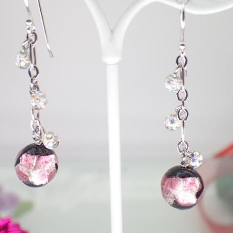 10mmホタルガラス ミラーボール入りロングsvピアスorチタンピアスorイヤリング 黒ピンク 光 Heshiki Jewely Shop 10mmホタルガラス ミラーボール入りロングsvピアスorチタンピアスorイヤリング 黒ピンク 光 Heshiki Jewely Shop