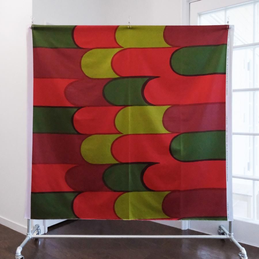 マリメッコ マイヤイソラ NOSTOSILTA 73cm x 135cm マリメッコ マイヤイソラ NOSTOSILTA 73cm x 135cm