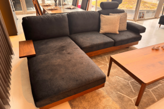 NINE SOFA<img class='new_mark_img2' src='https://img.shop-pro.jp/img/new/icons1.gif' style='border:none;display:inline;margin:0px;padding:0px;width:auto;' />