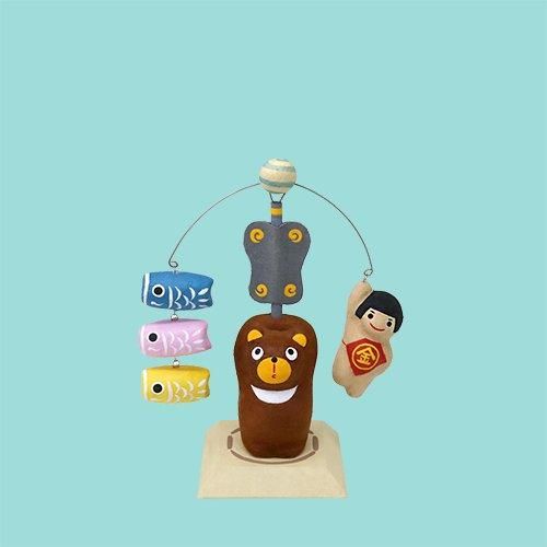 土俵の金熊こいのぼり（やじろべえ）