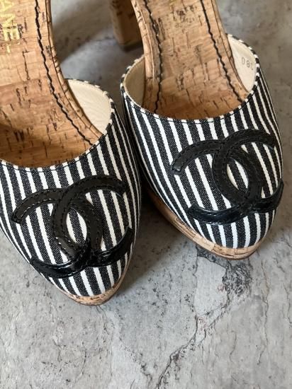 Chanel cork shop slide