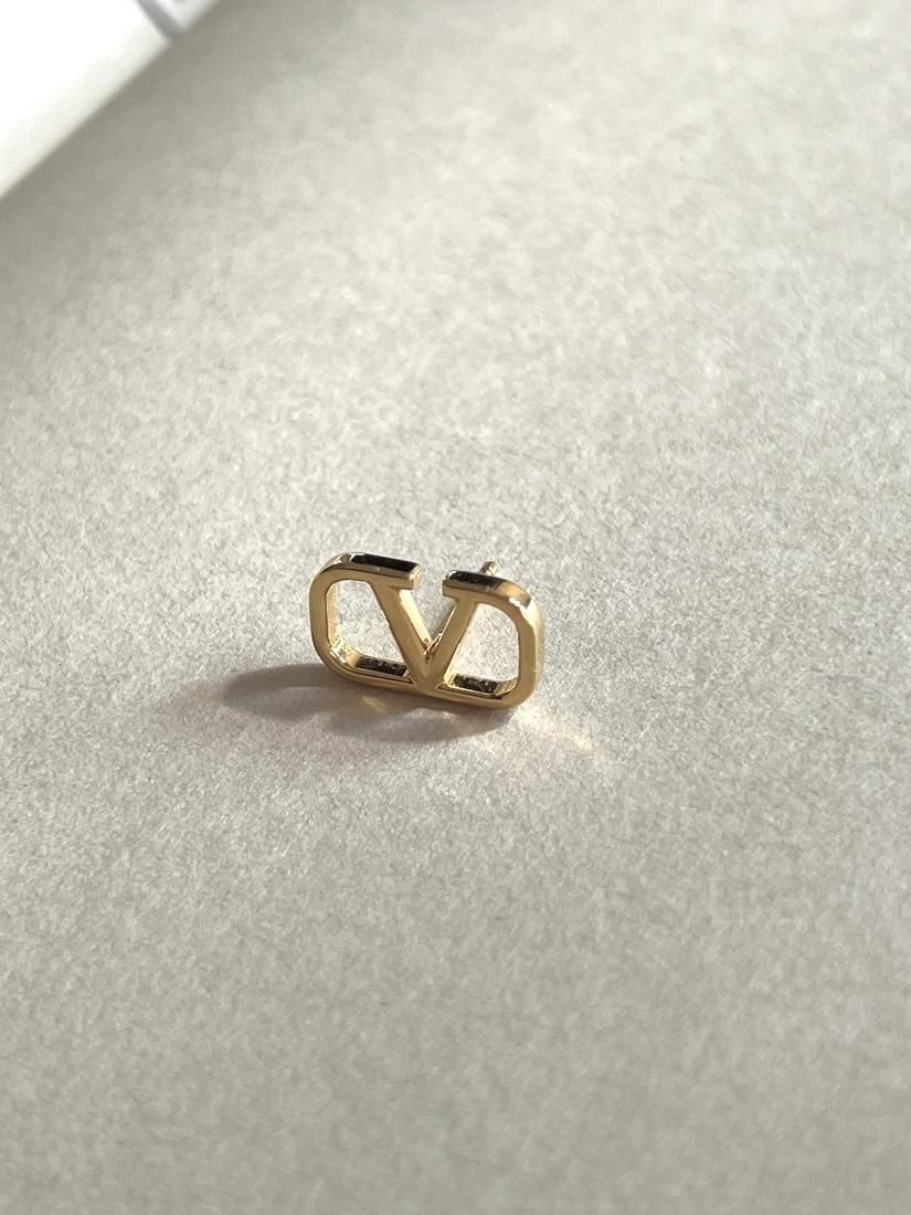 VALENTINO pierce 片耳のみ - TIMELESS BAGUE VALENTINO pierce 片耳のみ - TIMELESS BAGUE