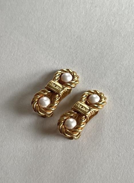 CELINE pearl earring