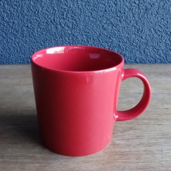 iittala（イッタラ）“TEEMA”（ティーマ/レッド）マグカップ（廃