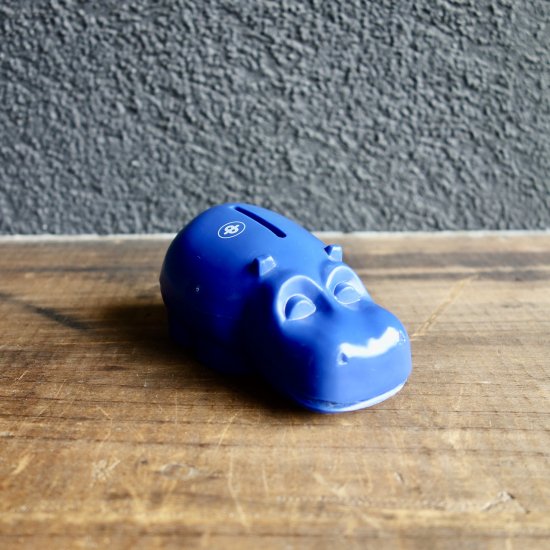 カバの "HENRI HIPPO"（ブルー）ミニ貯金箱 - ENN scandinavian design