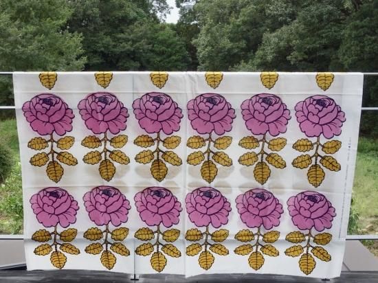 marimekko “MAALAISRUUSU”（白×ピンク×黄色）TEXTILE - ENN