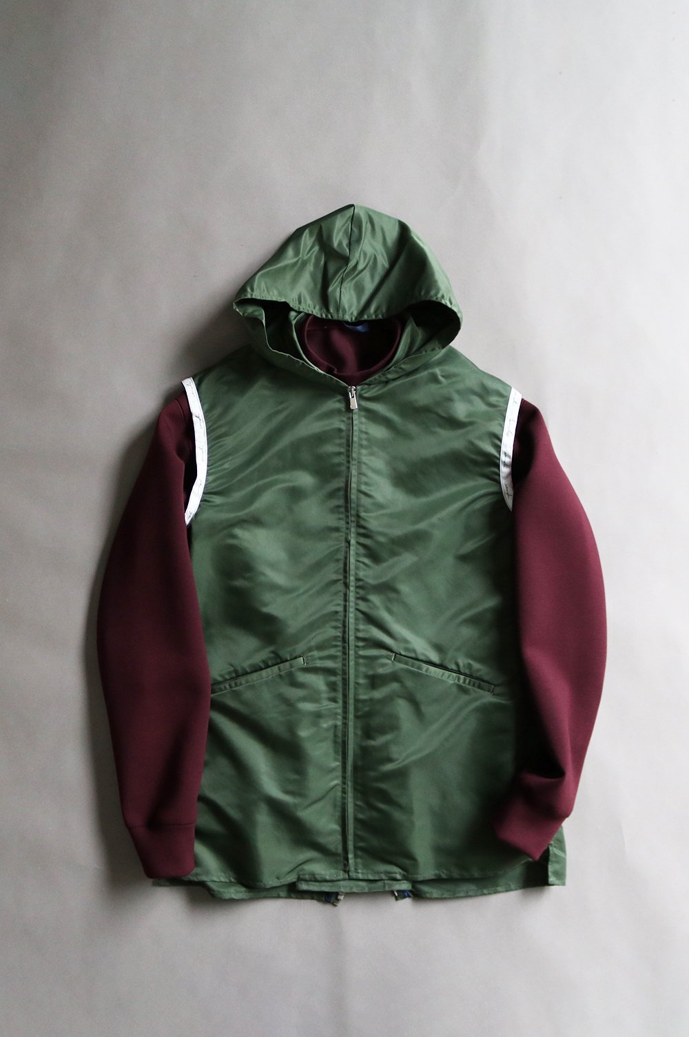 【LIMITED】Nylon gimmicking hooded vest