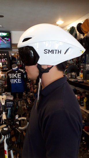 安全ポイント高いですね超美品　激安　SMITH  ロードバイク　タイムトライアル　エアロヘルメット