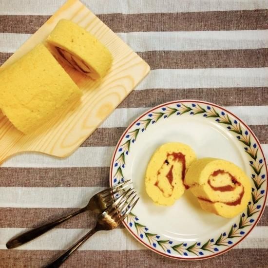 ノンオイル おこめの苺ロールケーキ 冷凍 クール便 冷凍 食物アレルギー対応食品の 辻安全食品オンラインショップ