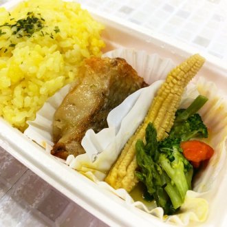 JAL国際線機内特別食　アレルギーミール　「赤魚のプレーンムニエルのお弁当」 　【クール便（冷凍）】 　日本航空と辻安全食品は食品ロス削減に貢献します。