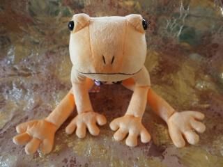 モンスイユのカエルのぬいぐるみ「ボーノ」、復刻しました。 モンスイユのカエルのぬいぐるみ「ボーノ」、復刻しました。