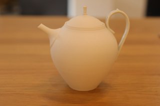 矢萩誉大　tea pot white