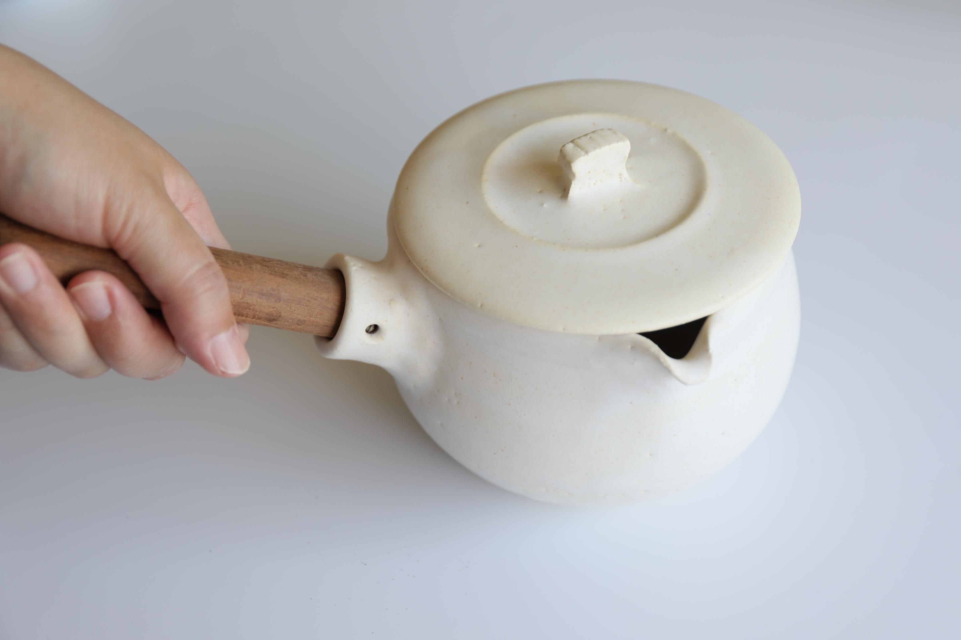 馬場 勝文 耐熱ミルクパン（白）※左利き用 - queen and the chair