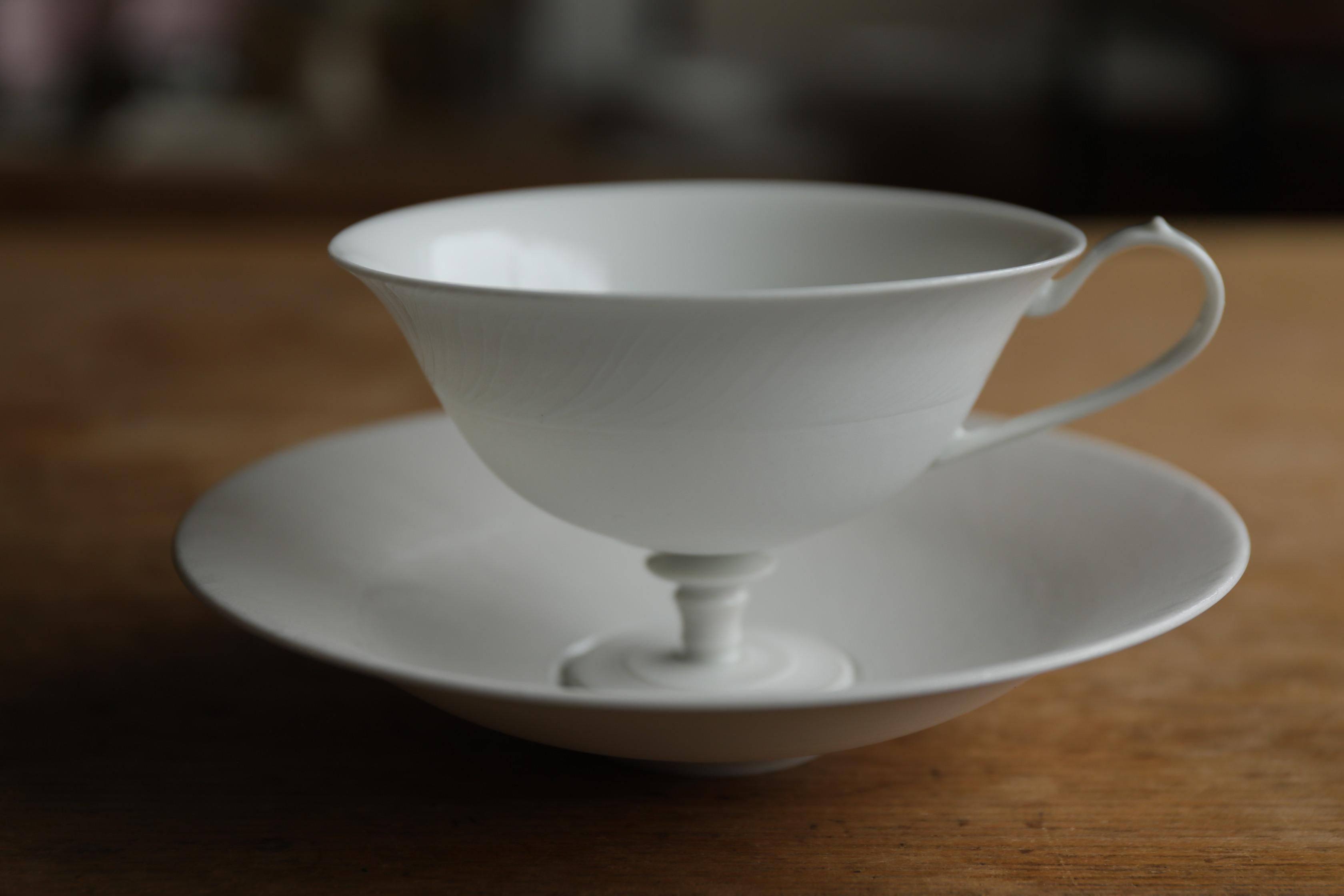 矢萩誉大 tea cup & saucer stem brush - queen and the chair