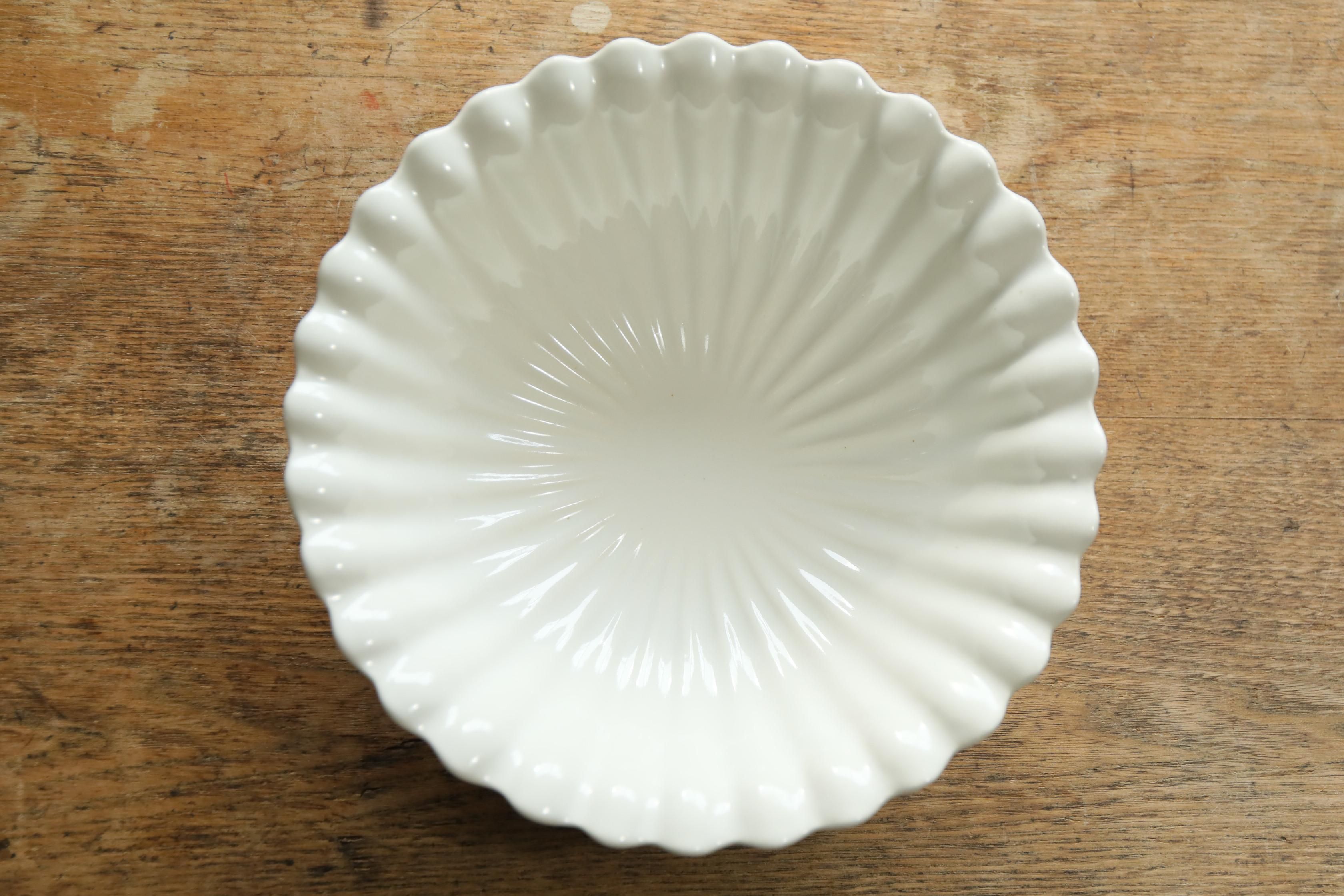 河合竜彦 白釉 輪花ボウル L - queen and the chair