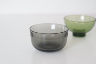 <img class='new_mark_img1' src='https://img.shop-pro.jp/img/new/icons2.gif' style='border:none;display:inline;margin:0px;padding:0px;width:auto;' />Nuutajarvi [Kaj Franck] Fasetti Glass Bowl (Gray)/̡ [ե] եåƥ 饹ܥ#5537(졼)