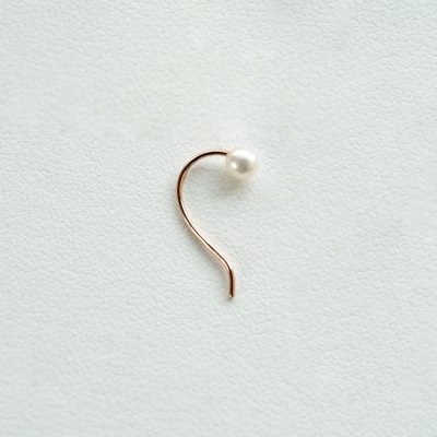 Minimal Pierce Baby Pearl